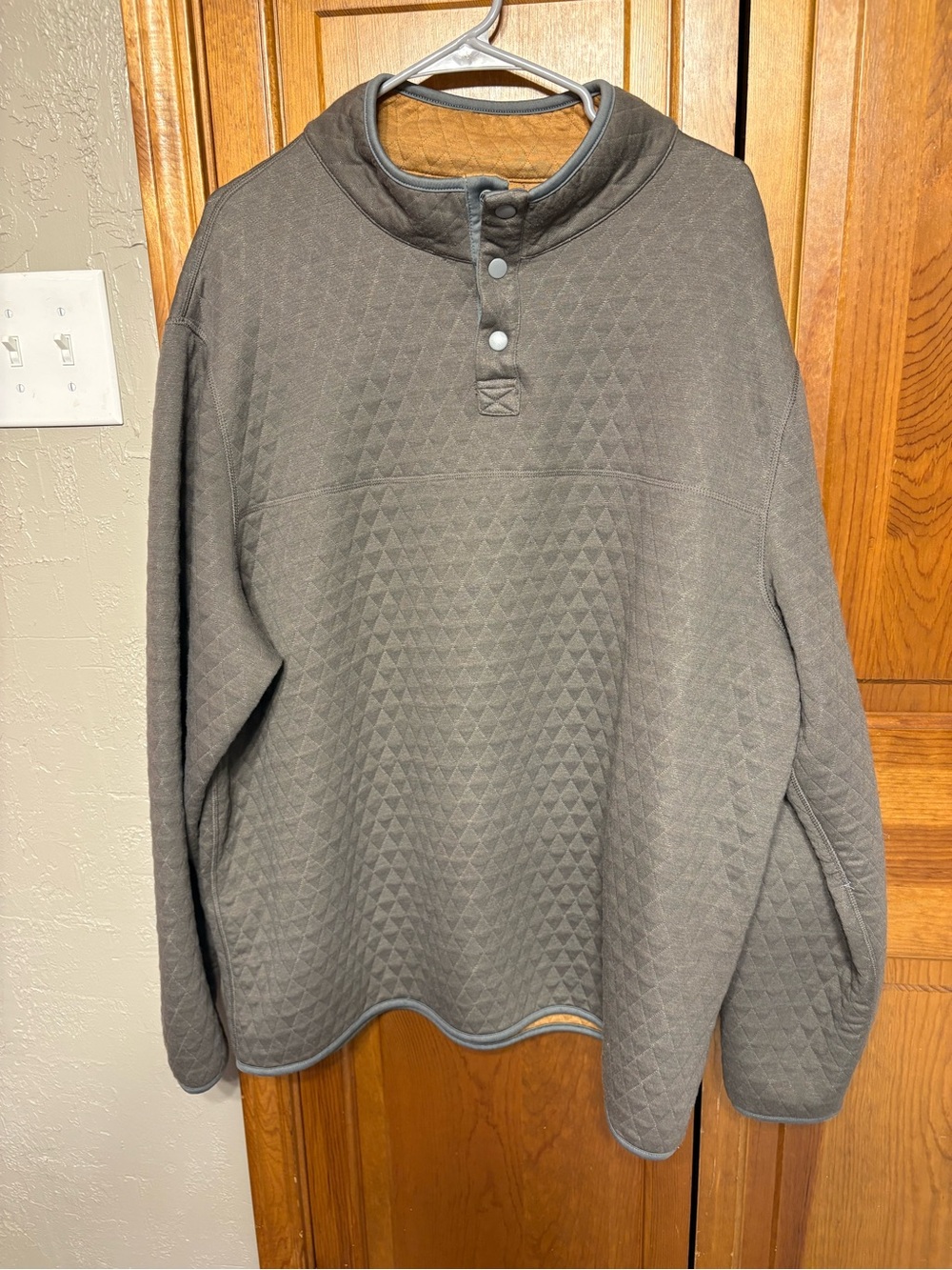 London Fog Men's Quilted Crewneck Pullover in Gray